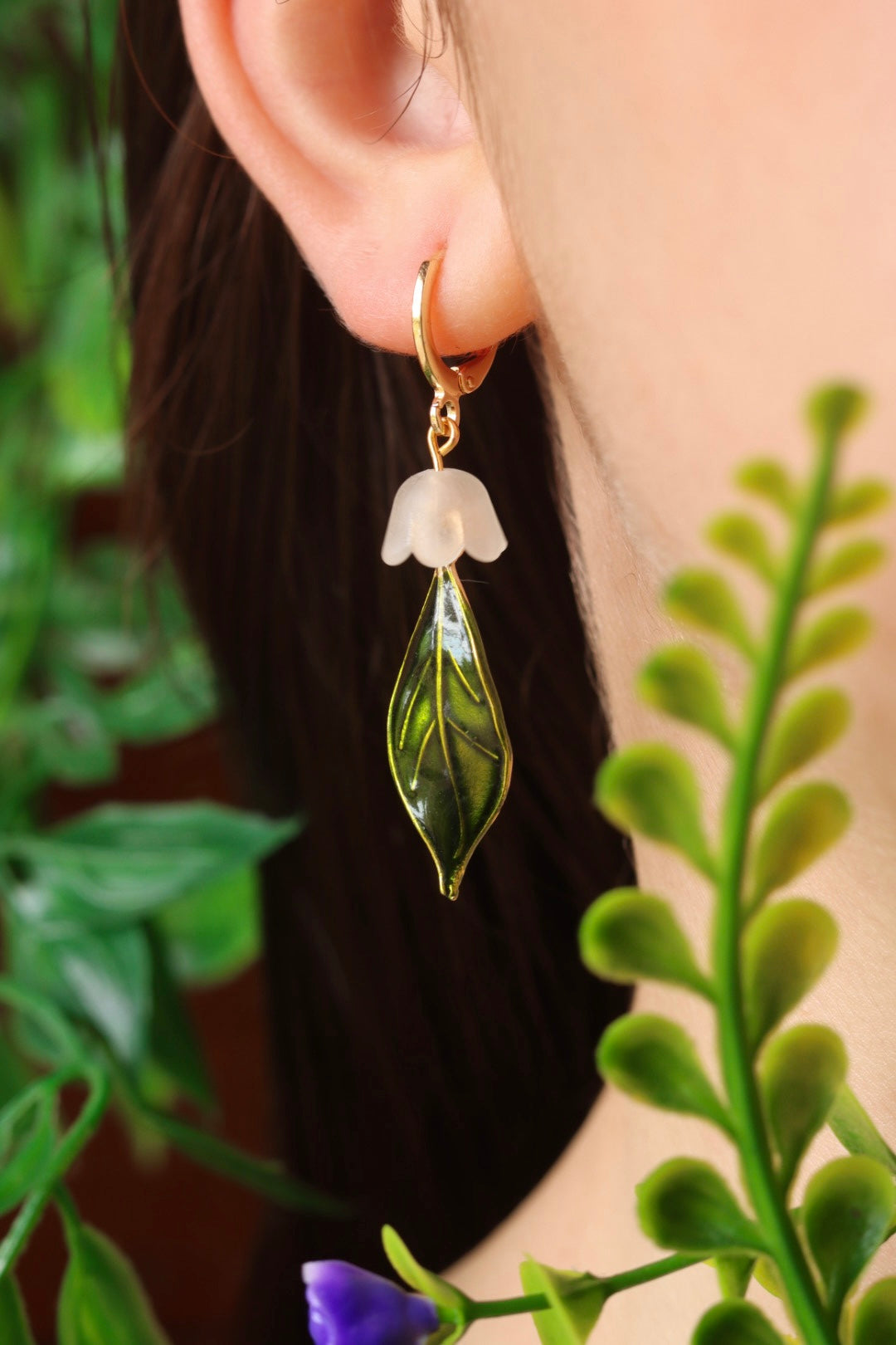 lily flower earrings White lily flower leaf earrings