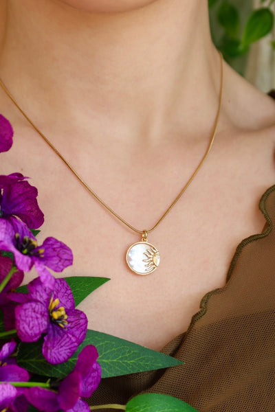 Sun pearl necklace