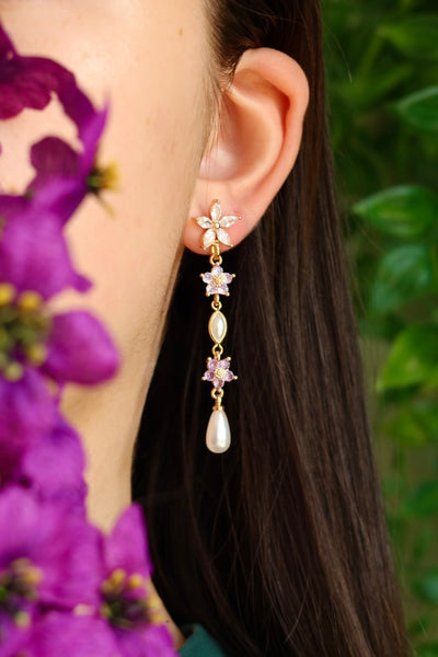 Flower pearl earrings