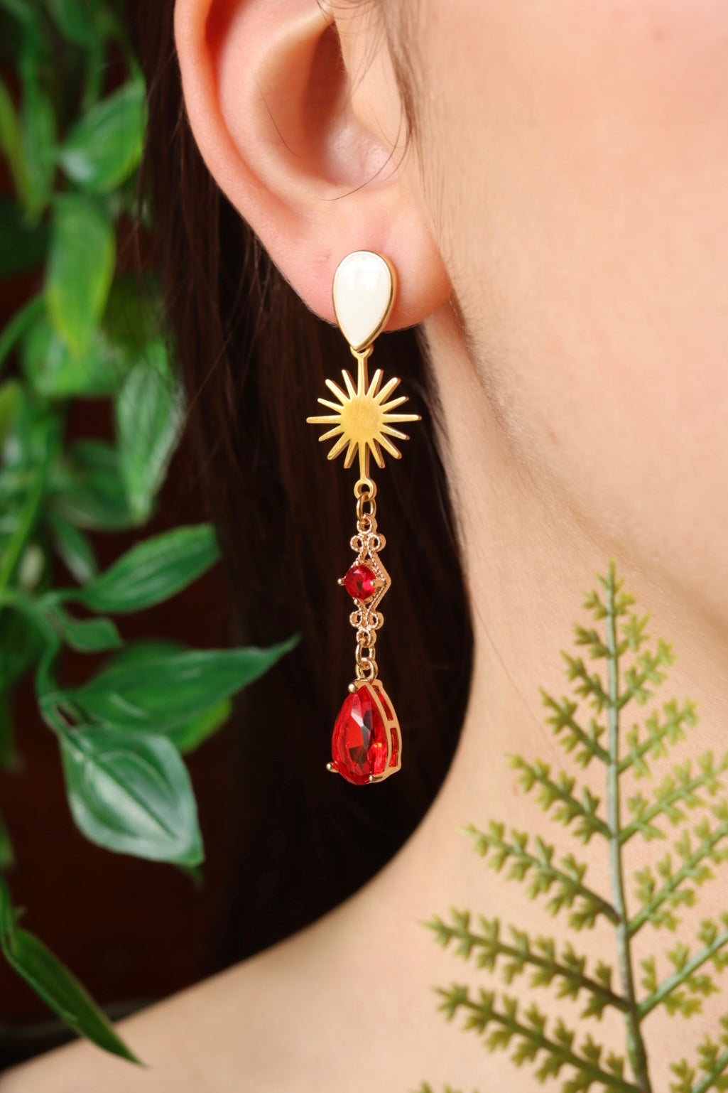 royal elf asymmetrical stud earrings