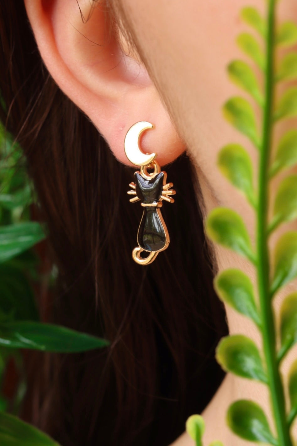 Cat moon stud earrings