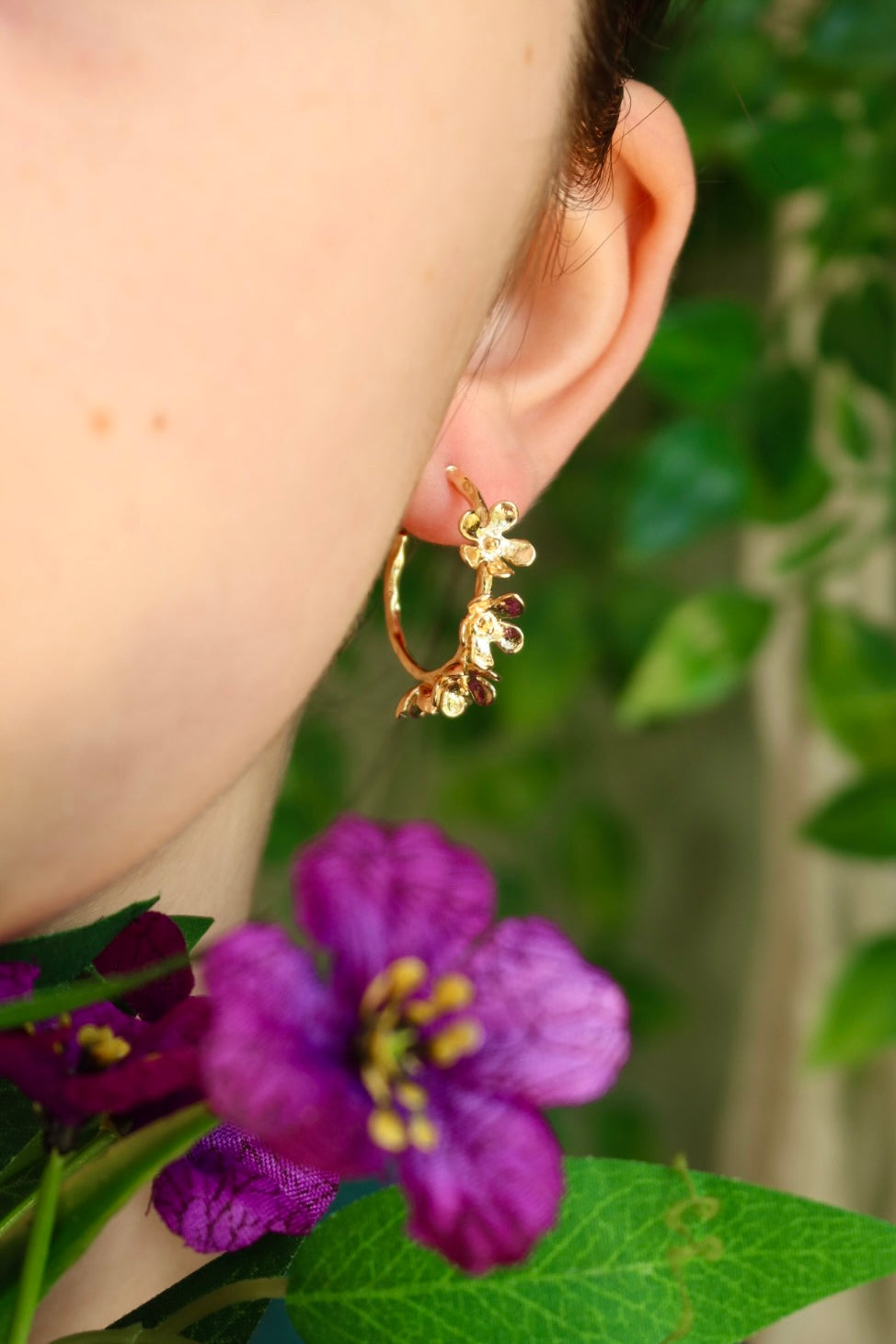 Flower hoop earrings