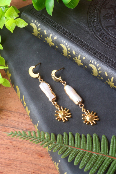 Sun pearl moon stud earrings