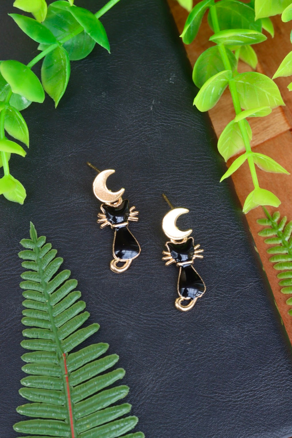 Cat moon stud earrings