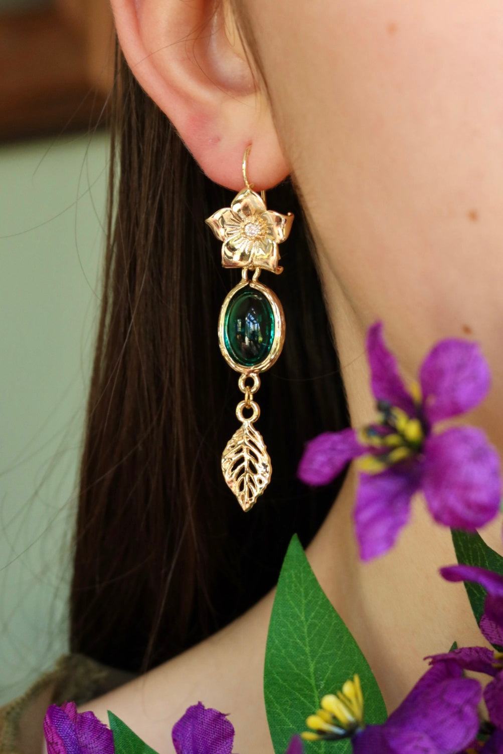 Flower green gemstone leaf earrings