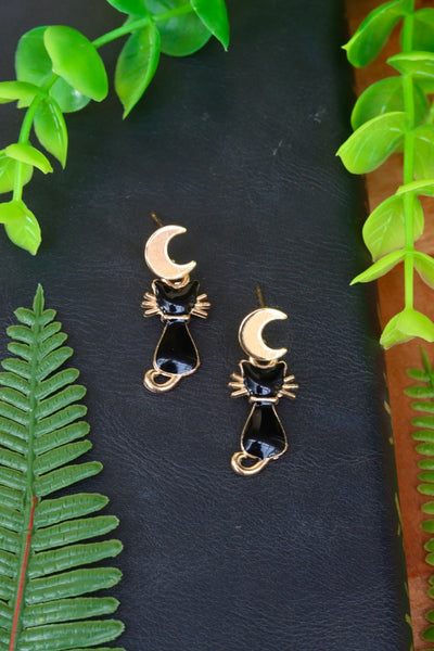 Cat moon stud earrings