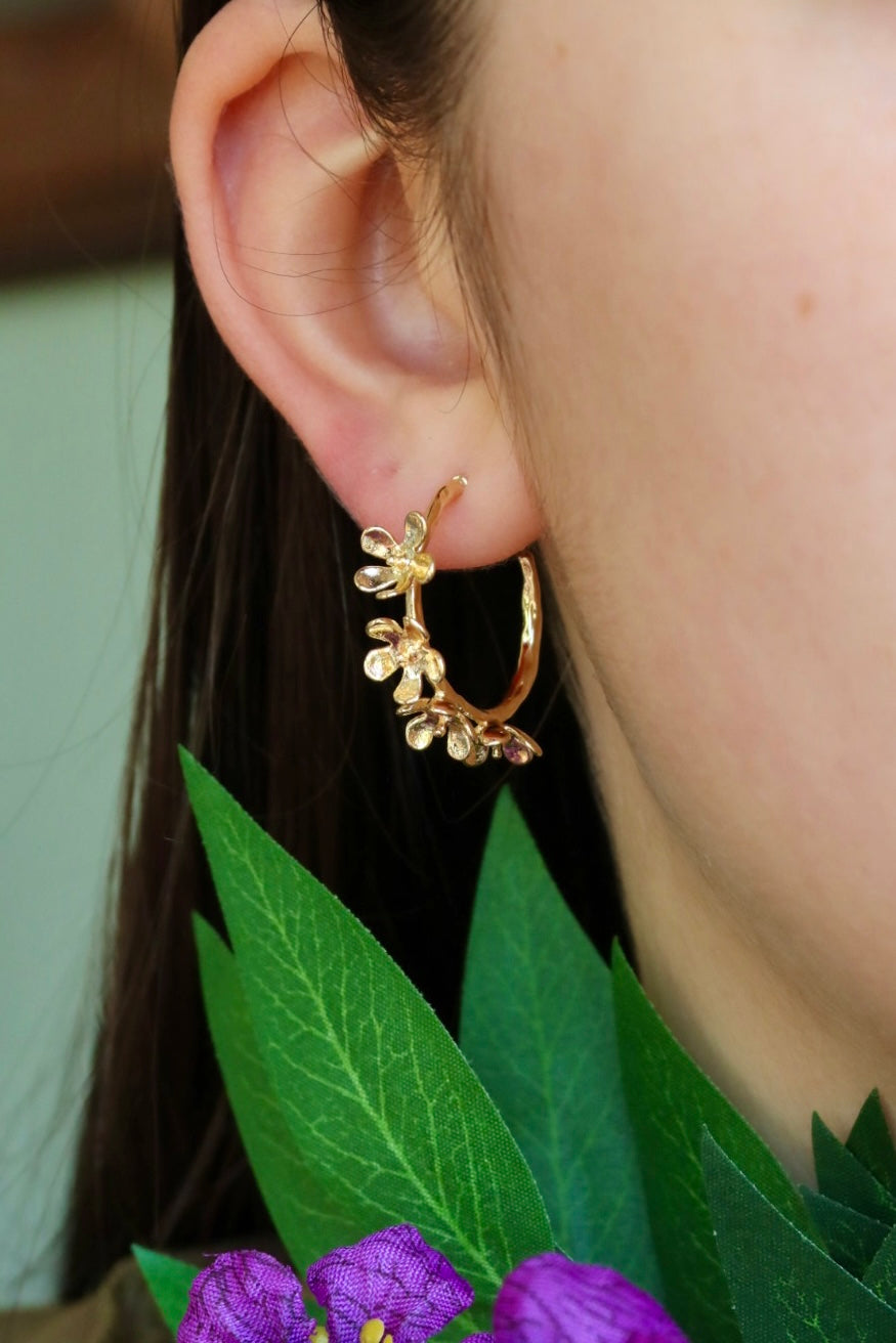 Flower hoop earrings