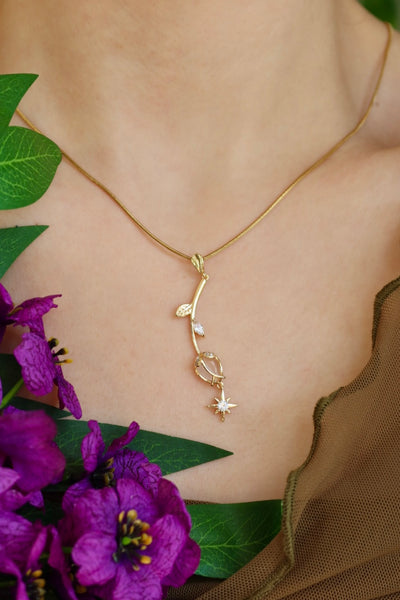 Rose star necklace