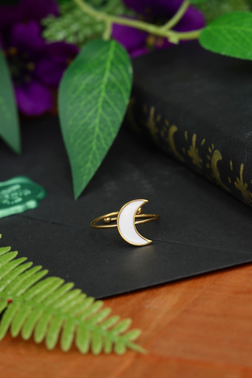 White moon ring