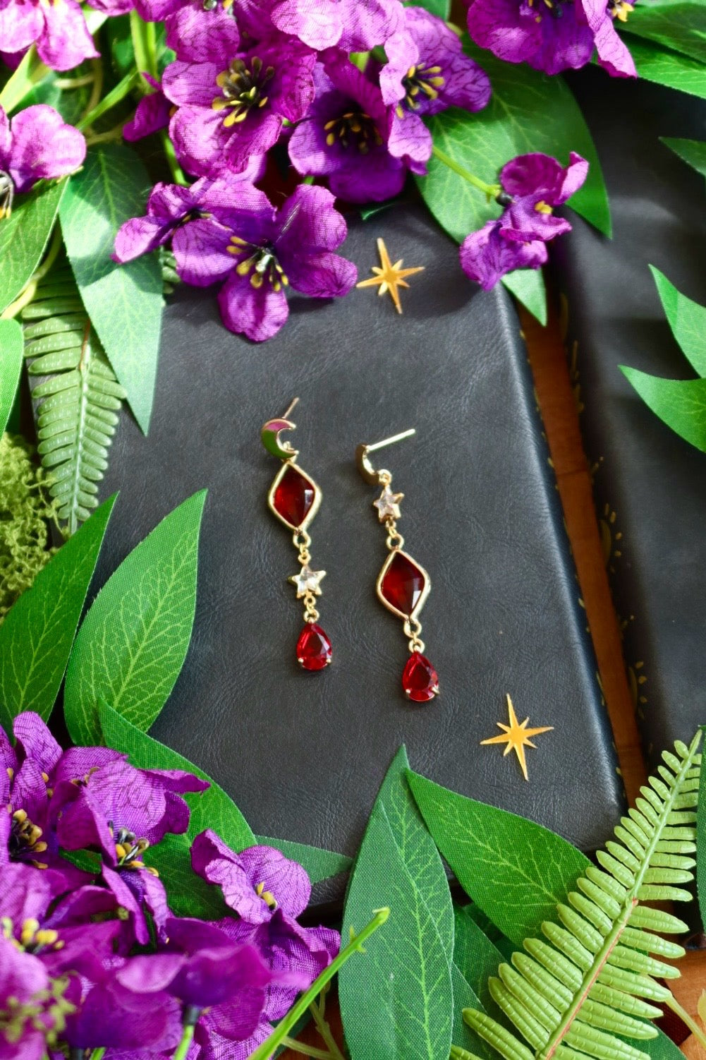 Red star moon earrings