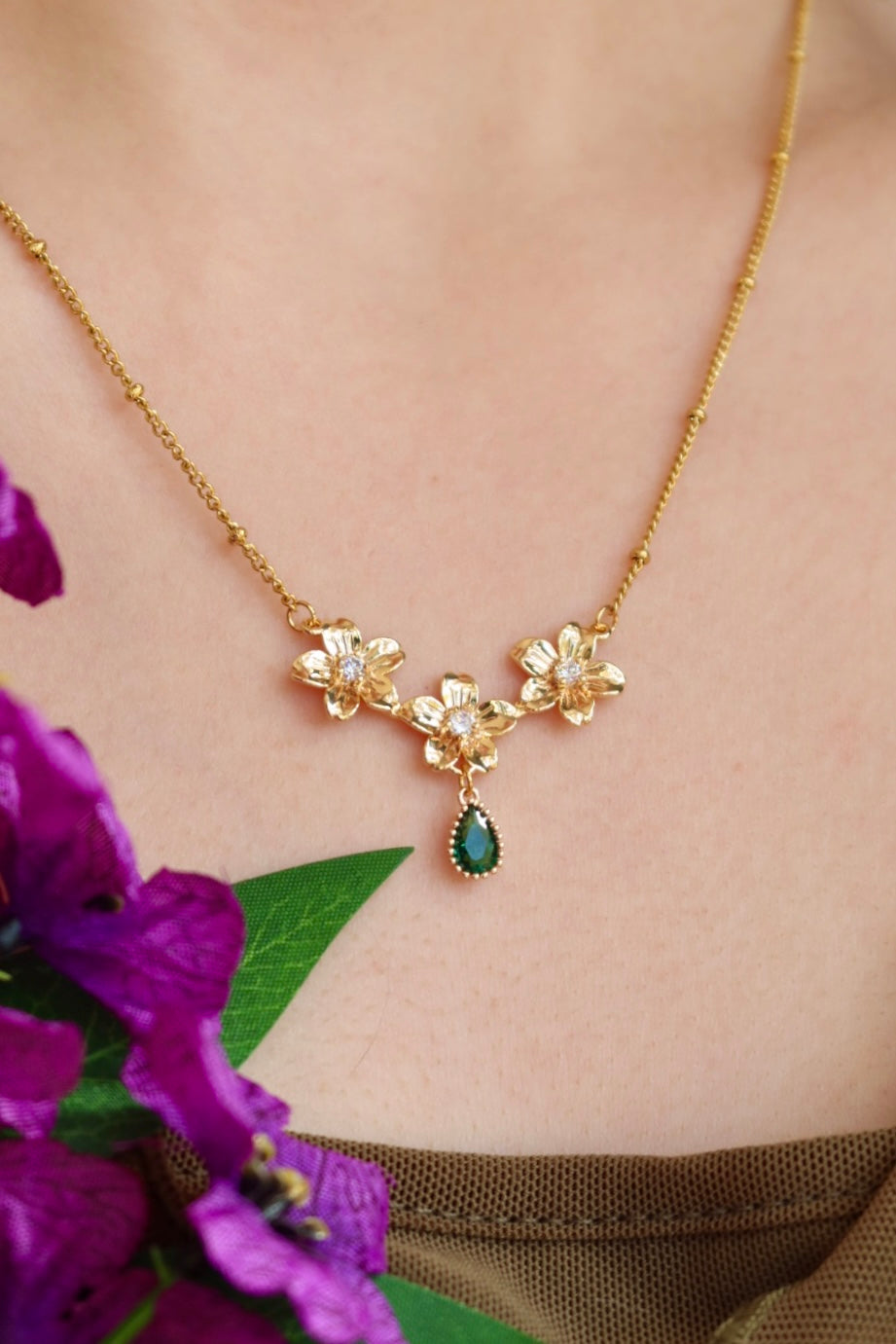 Flower necklace