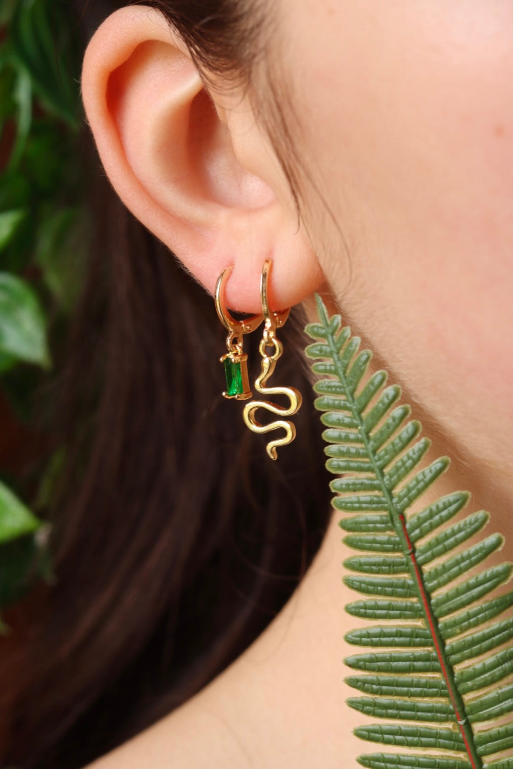 Medusa 24k gold plated earrings huggies set