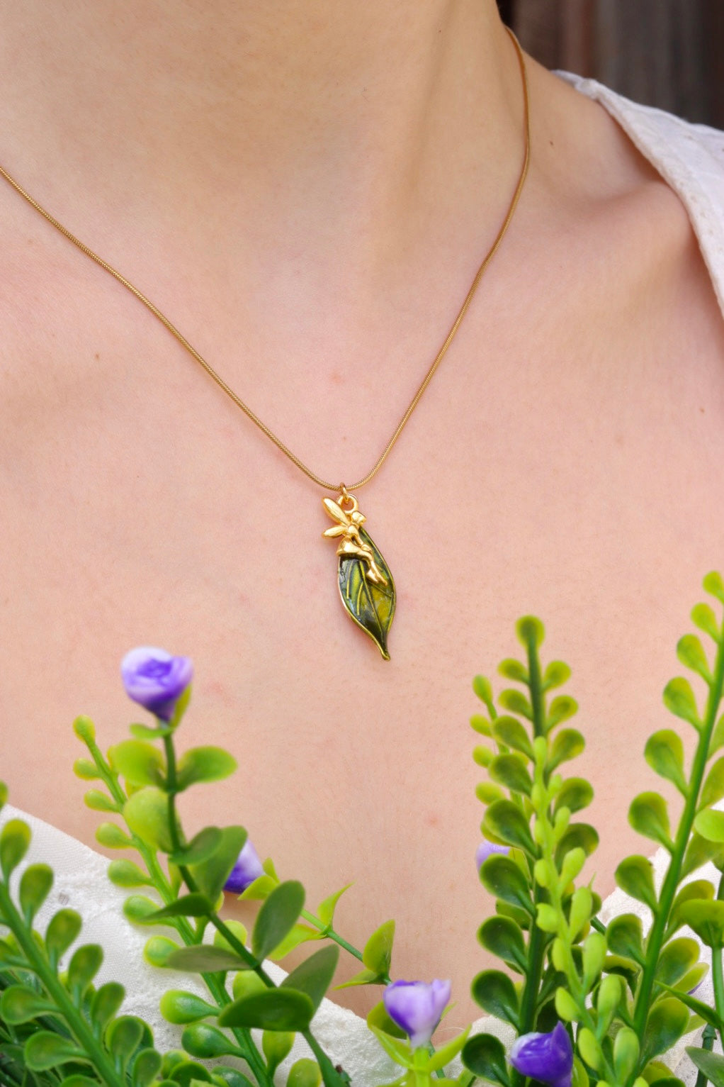 Fairy leaf necklace