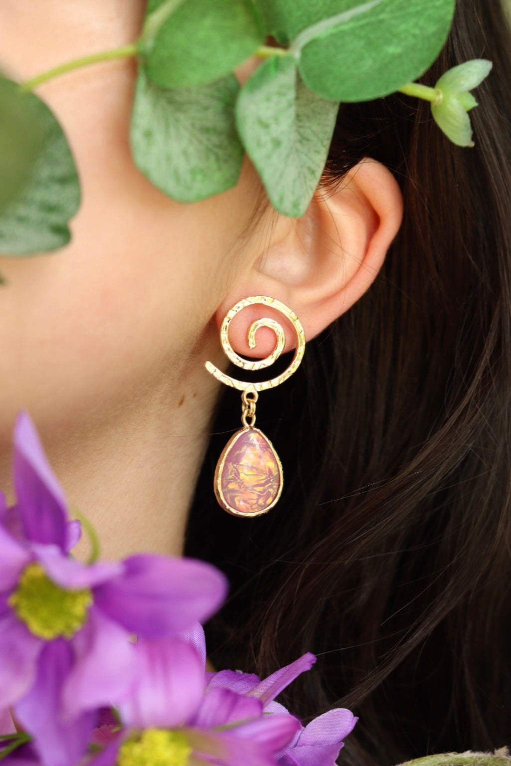 Twirl stone drop stud earrings