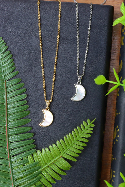 Pearl moon necklace