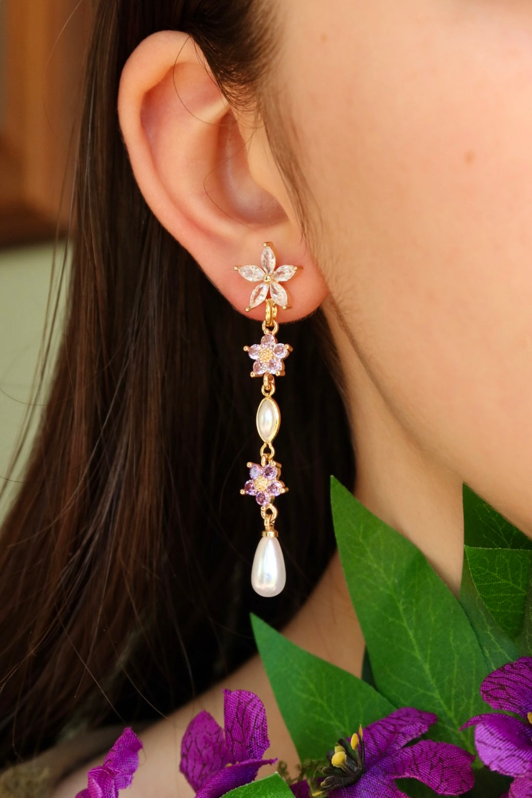 Flower pearl earrings