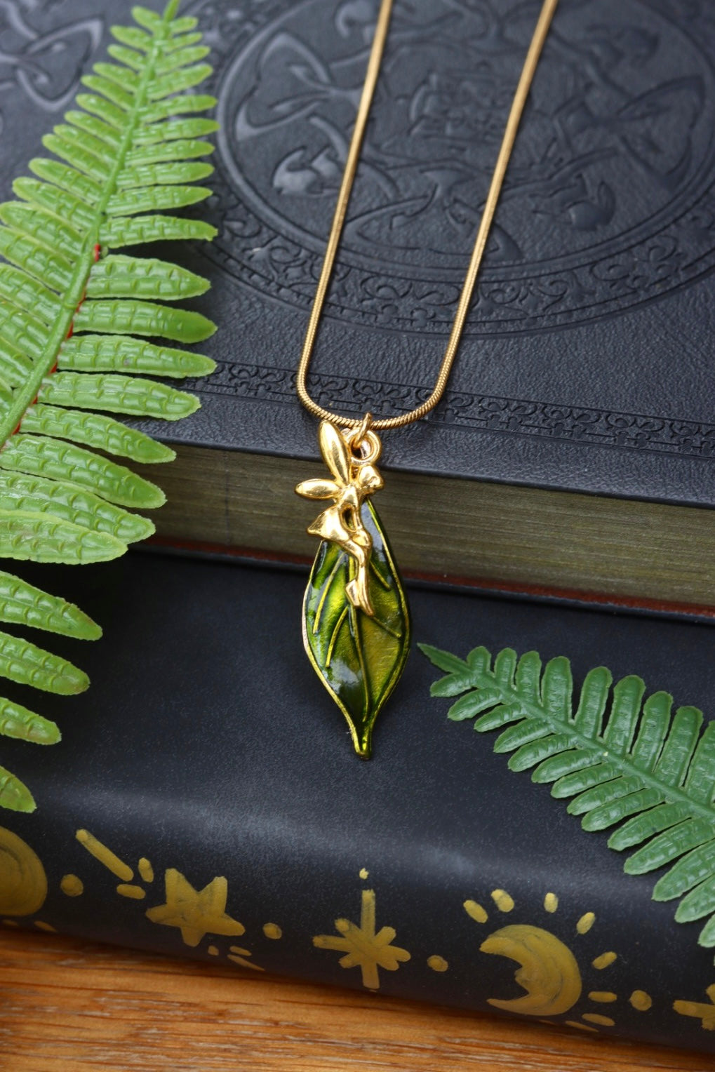 Fairy leaf necklace