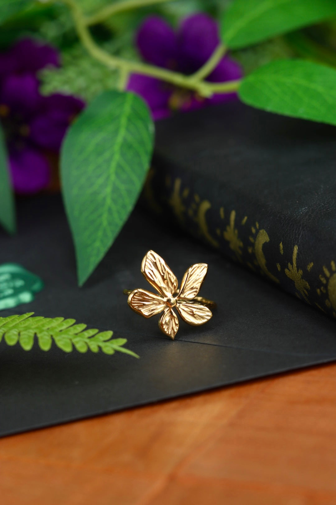 Gold flower ring