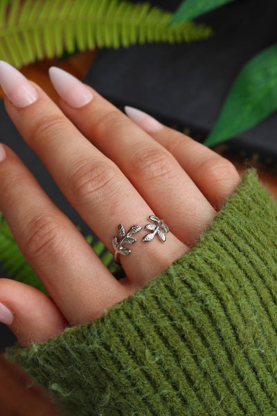 Silver leaf ring