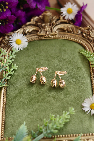 Tulip stud earrings - gold or silver