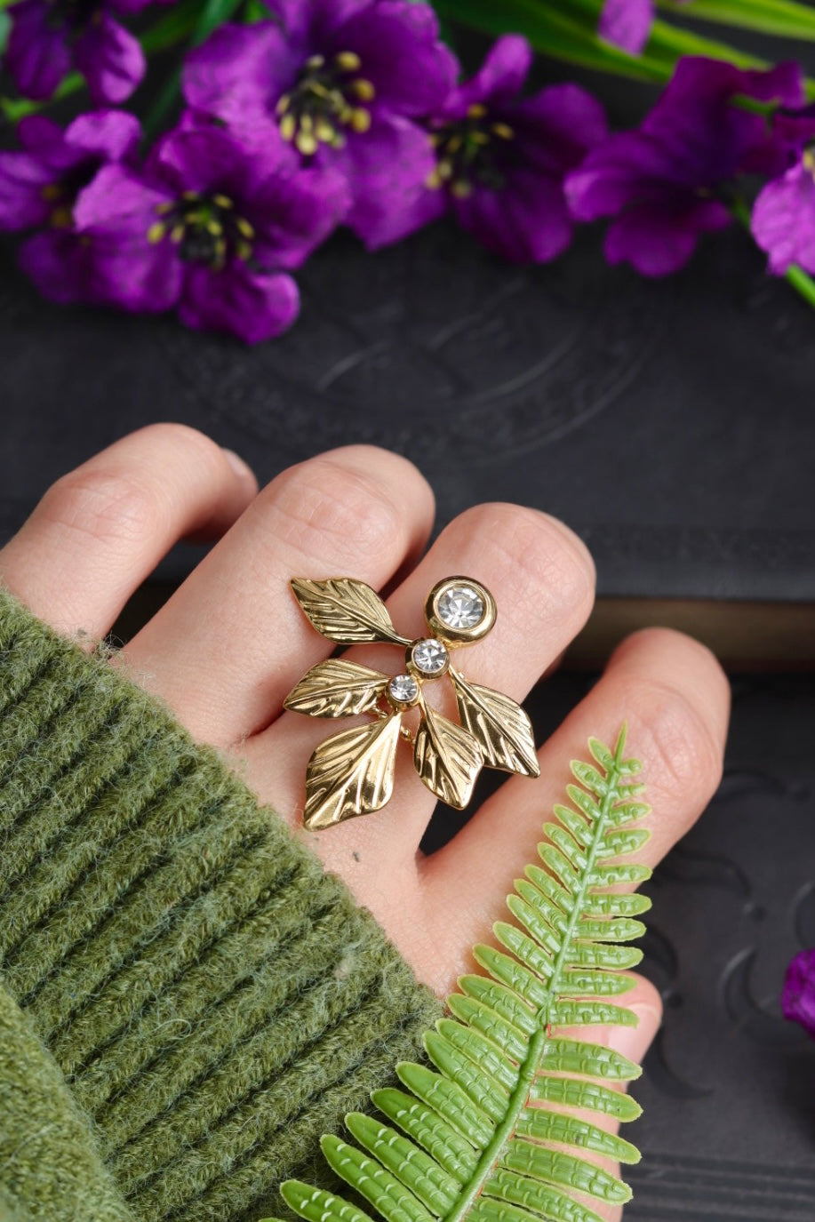 Lush Leaf Ring