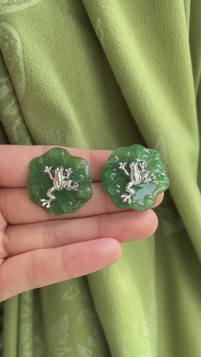 Water drop lily pad frog stud earrings